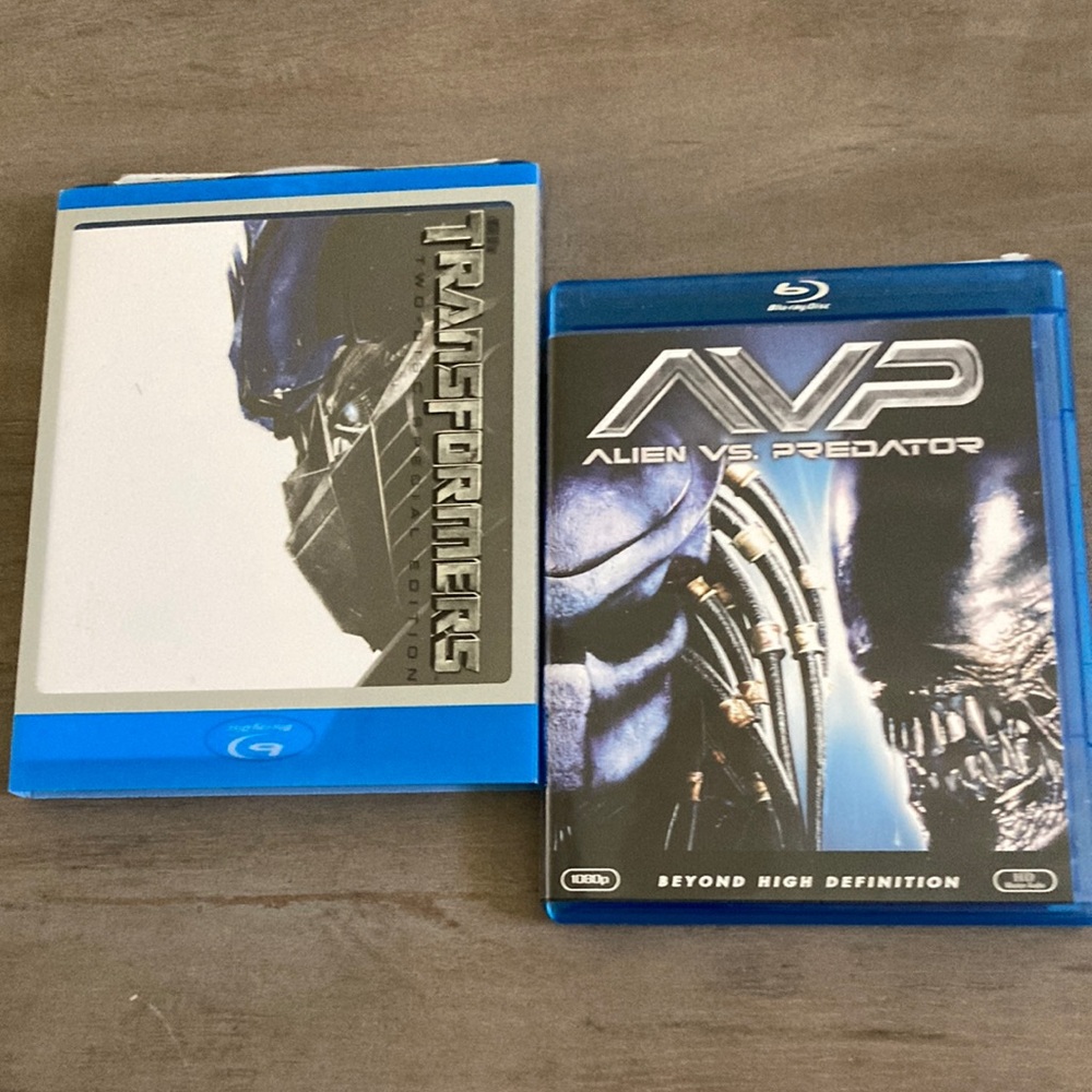 3 Sci-fi  Blue-ray DVDS: Transformers (special Alien Vs Predator